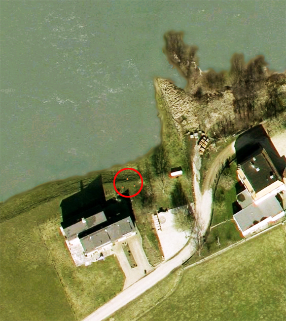 eigen dorp langs rivier